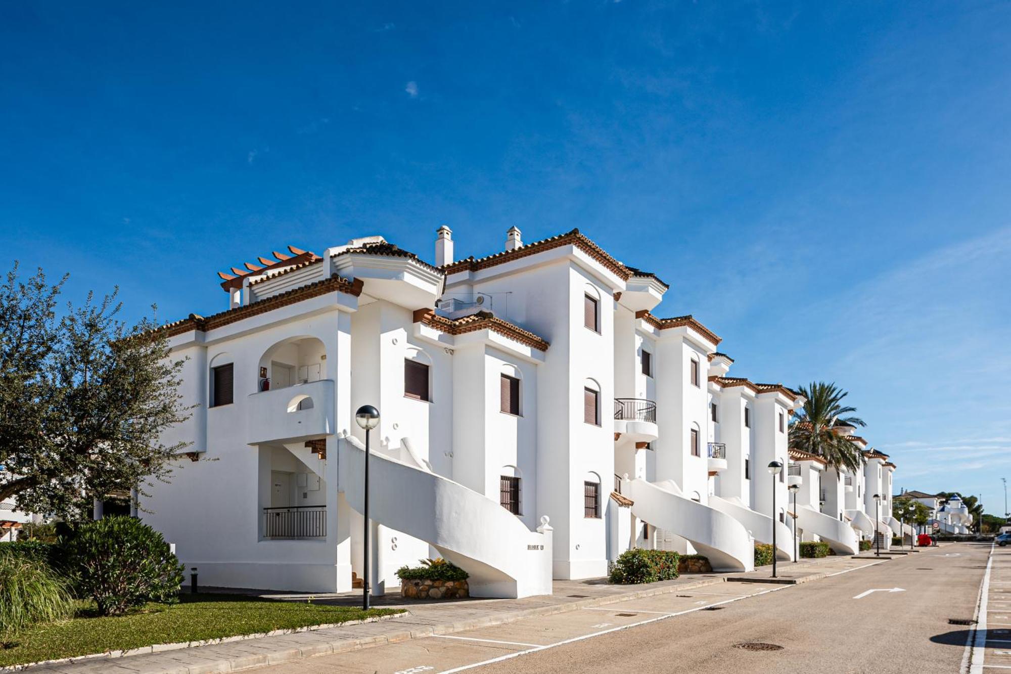 Apartamento Familiar Muy Soleado Cerca De La Playa Y Parking Incluido Chiclana de la Frontera Exterior photo