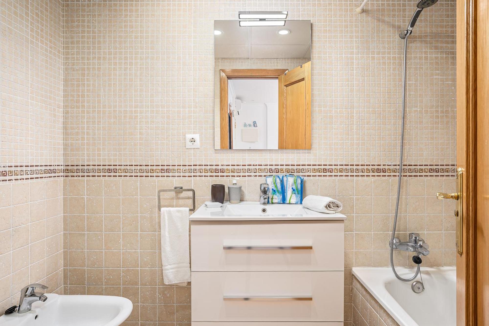 Apartamento Familiar Muy Soleado Cerca De La Playa Y Parking Incluido Chiclana de la Frontera Exterior photo