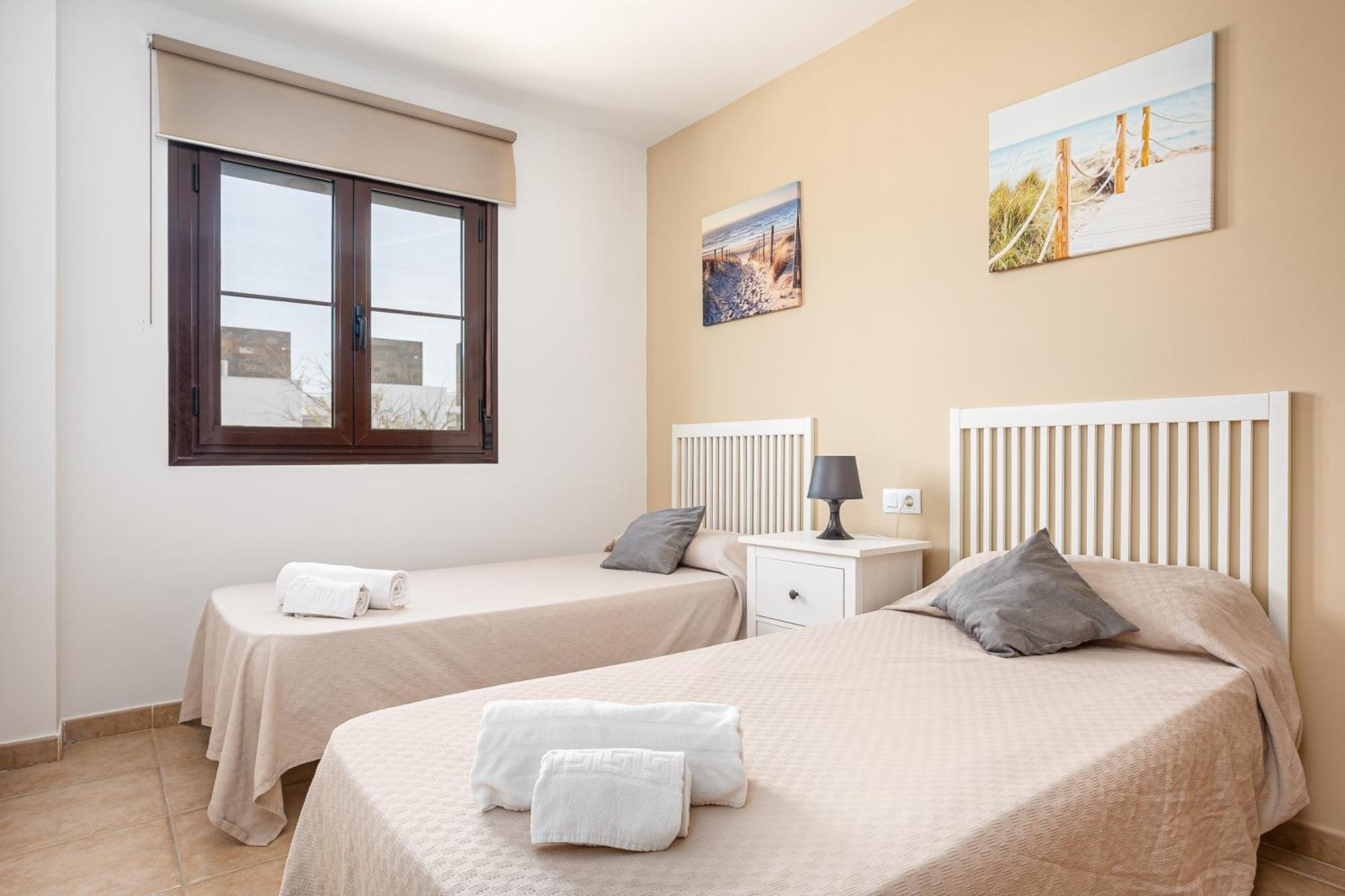 Apartamento Familiar Muy Soleado Cerca De La Playa Y Parking Incluido Chiclana de la Frontera Exterior photo